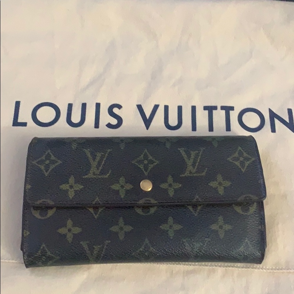 LV Long Wallet